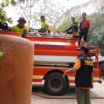 Musim Kemarau Panjang, Tim Gabungan Salurkan Air Bersih ke 9 Desa dan 1 Puskesmas di Halong